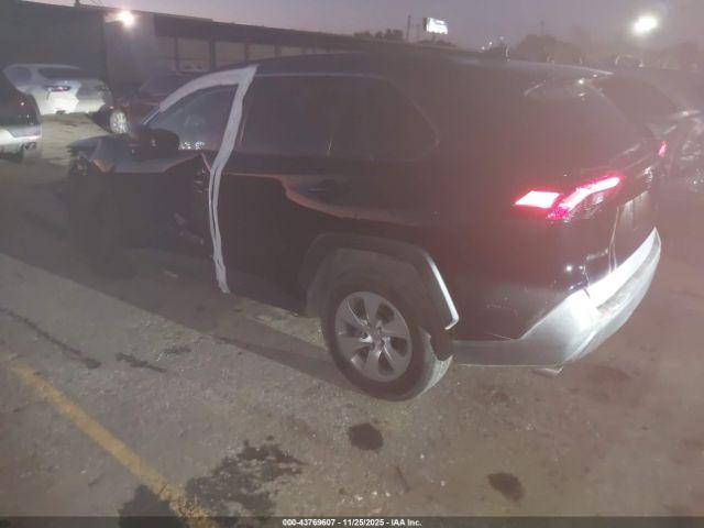 Toyota RAV4 Le Image 2