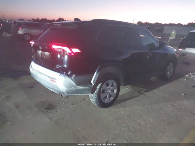 Toyota RAV4 Le Image 12