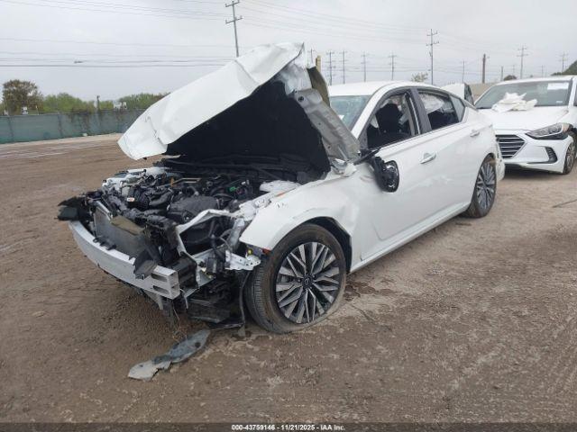 Nissan Altima Sv Fwd Image 2