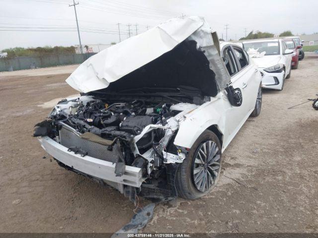 Nissan Altima Sv Fwd Image 4