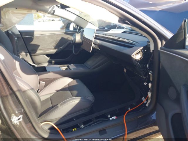 Tesla Model 3 Performance Image 3