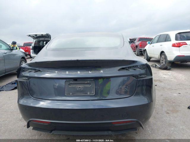 Tesla Model 3 Performance Image 14