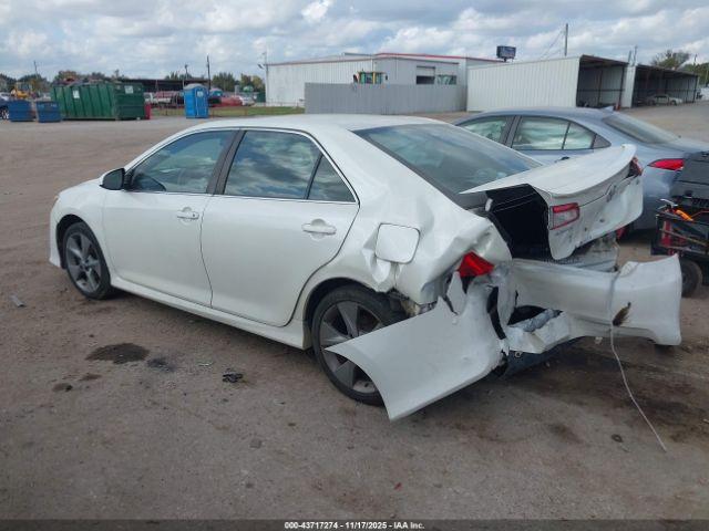 Toyota Camry Se Sport Image 4