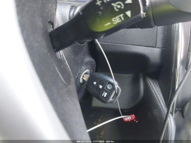 Toyota Camry Se Sport Image 9