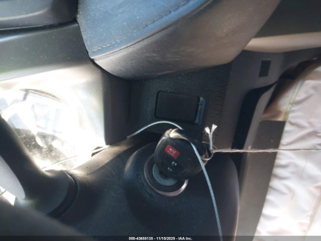 Toyota RAV4 Le Image 2