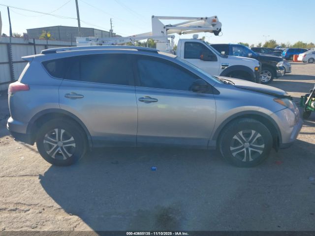 Toyota RAV4 Le Image 3