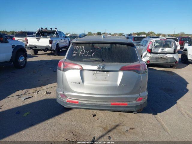 Toyota RAV4 Le Image 14