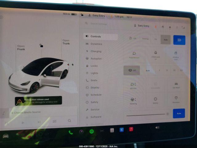 Tesla Model 3 Performance Dual Motor All-wheel Drive Image 12
