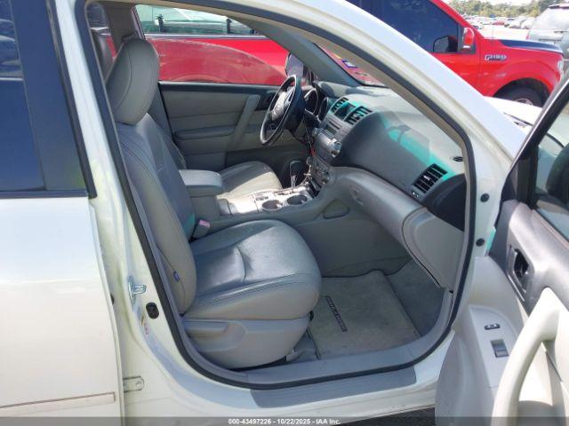 Toyota Highlander Image 5