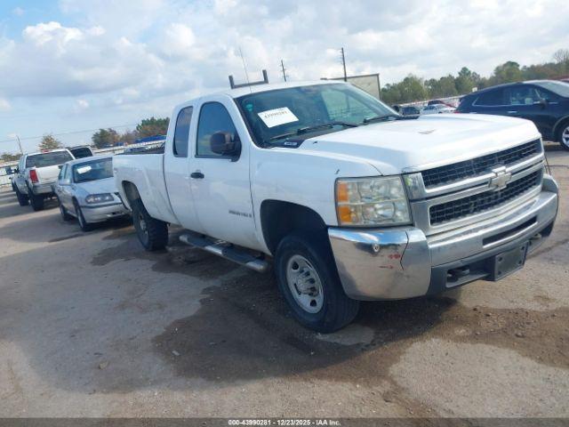  Salvage Chevrolet Silverado 2500