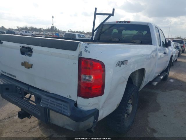 Chevrolet Silverado 2500 Work Truck Image 3