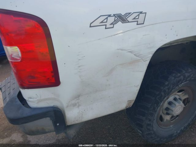 Chevrolet Silverado 2500 Work Truck Image 15