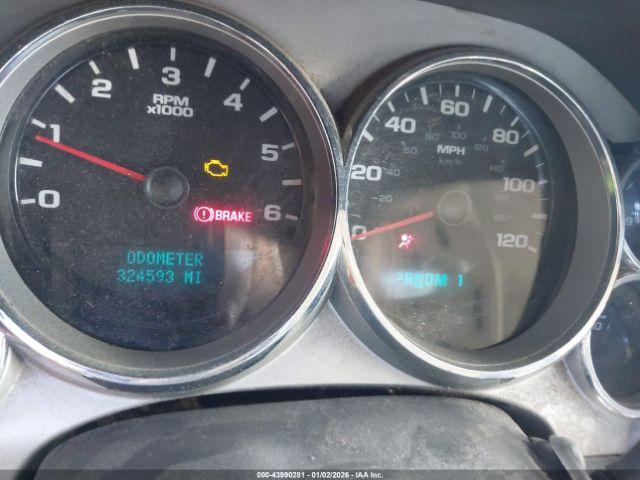 Chevrolet Silverado 2500 Work Truck Image 8