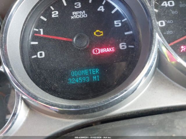 Chevrolet Silverado 2500 Work Truck Image 10