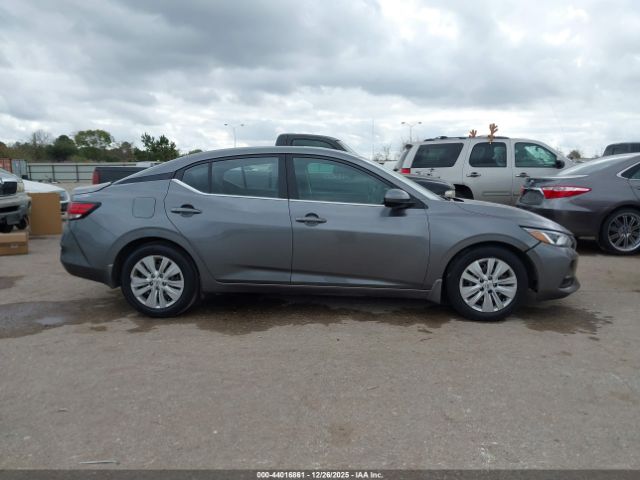 Nissan Sentra S Xtronic Cvt Image 3