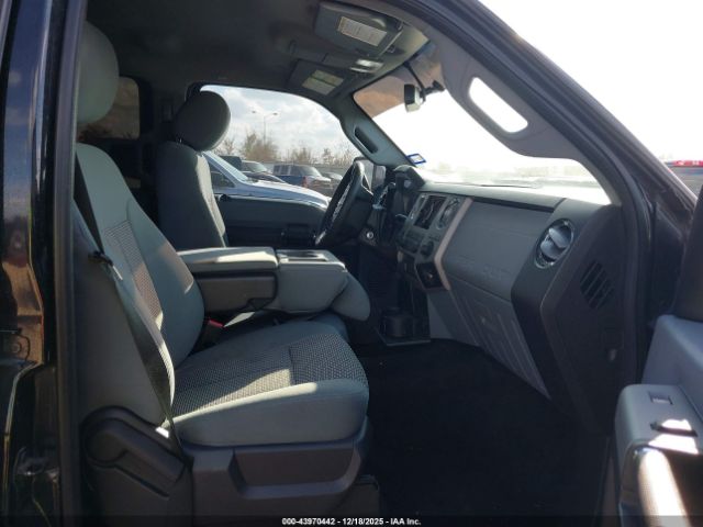 Ford F-250 Xlt Image 4