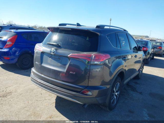 Toyota RAV4 Xle Image 6