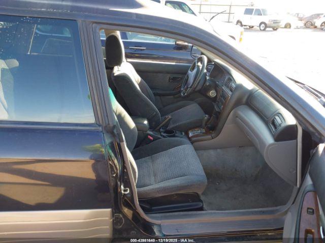 Subaru Outback H6-3.0 Image 11
