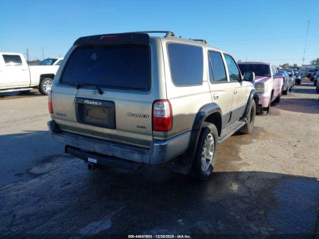 Toyota 4Runner Limited V6 Image 3