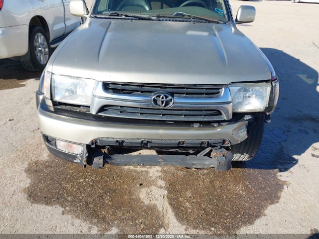 Toyota 4Runner Limited V6 Image 6