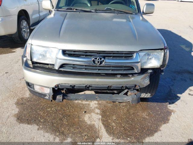 Toyota 4Runner Limited V6 Image 6