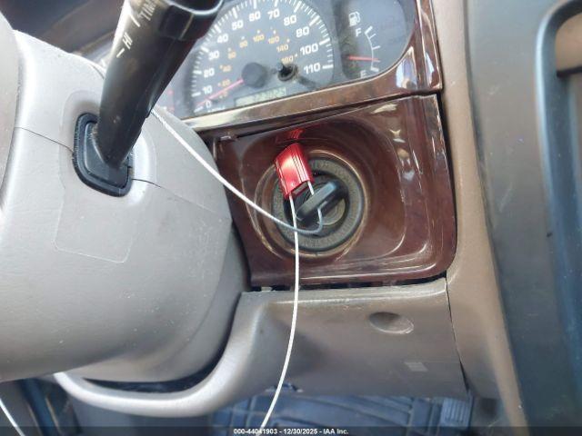 Toyota 4Runner Limited V6 Image 10