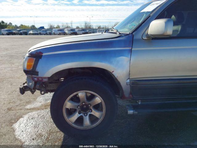 Toyota 4Runner Limited V6 Image 12