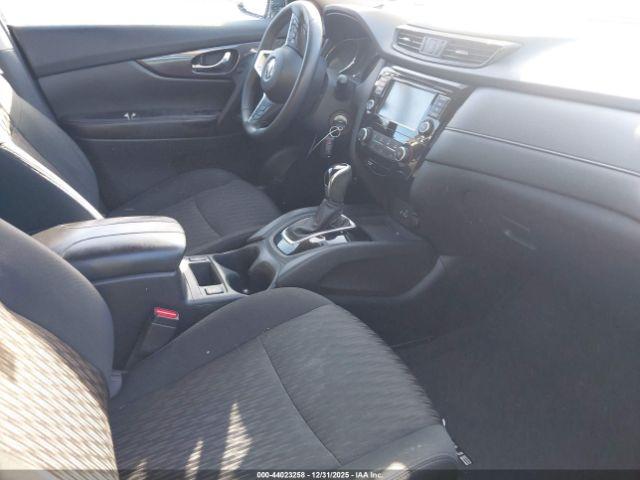 Nissan Rogue S Image 11