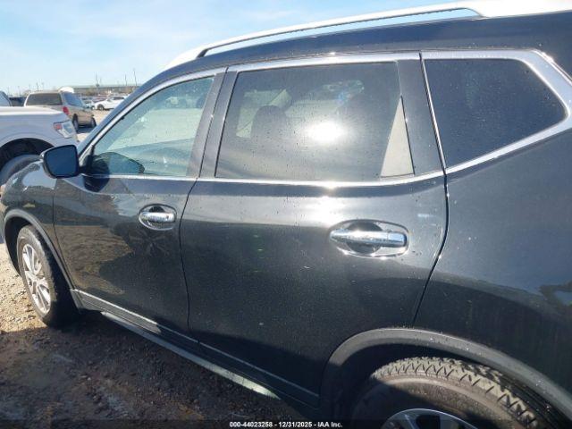 Nissan Rogue S Image 3