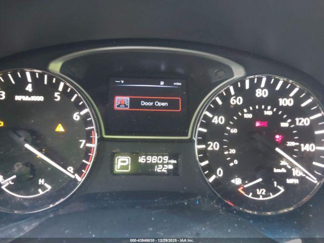 Nissan Pathfinder S Image 14