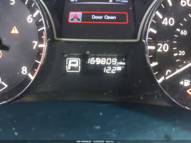 Nissan Pathfinder S Image 7