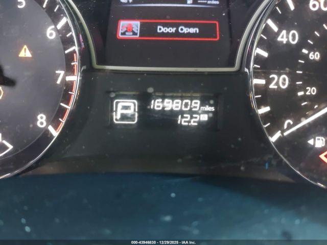 Nissan Pathfinder S Image 7