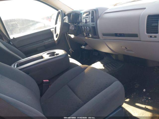 Chevrolet Silverado 1500 Ls Image 2