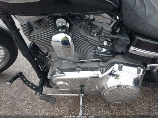 Harley-Davidson Fxdc Image 11