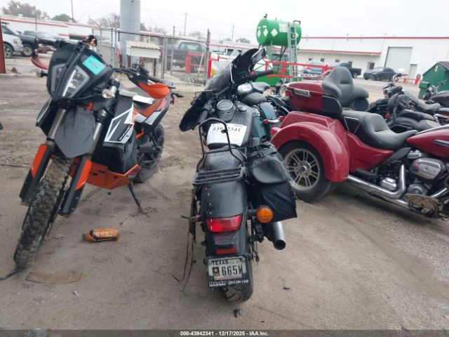 Honda Vt750 C2b Image 9