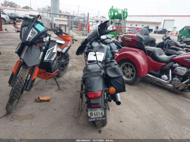 Honda Vt750 C2b Image 9