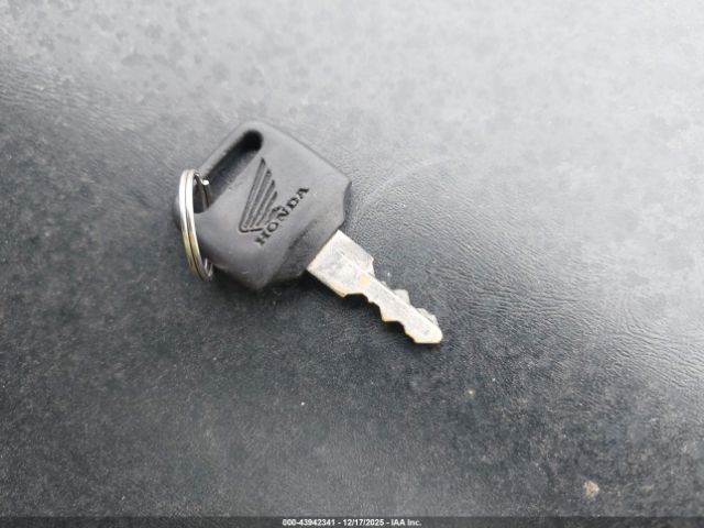 Honda Vt750 C2b Image 11