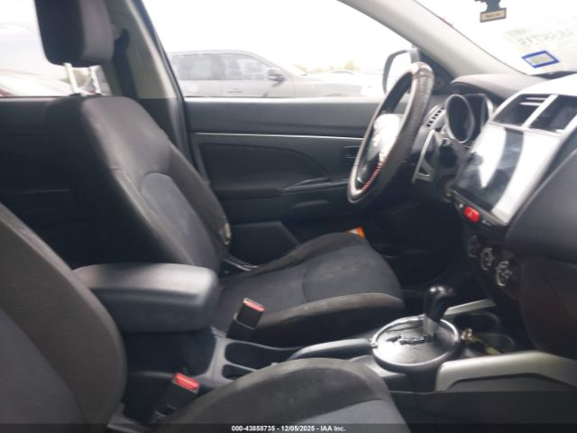 Mitsubishi Outlander Es Image 2