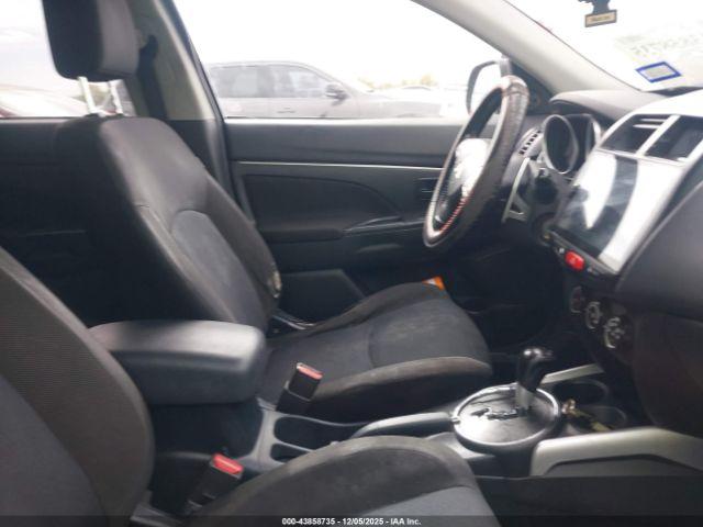 Mitsubishi Outlander Es Image 2