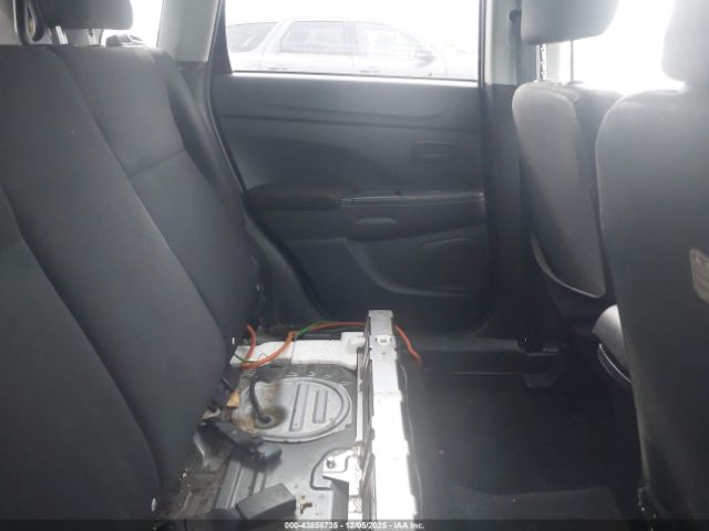 Mitsubishi Outlander Es Image 10