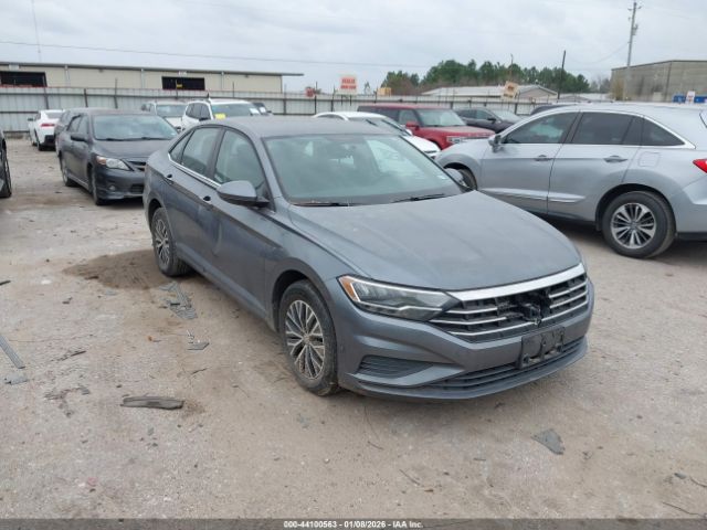 Volkswagen Jetta Image 1