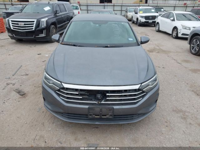 Volkswagen Jetta Image 4