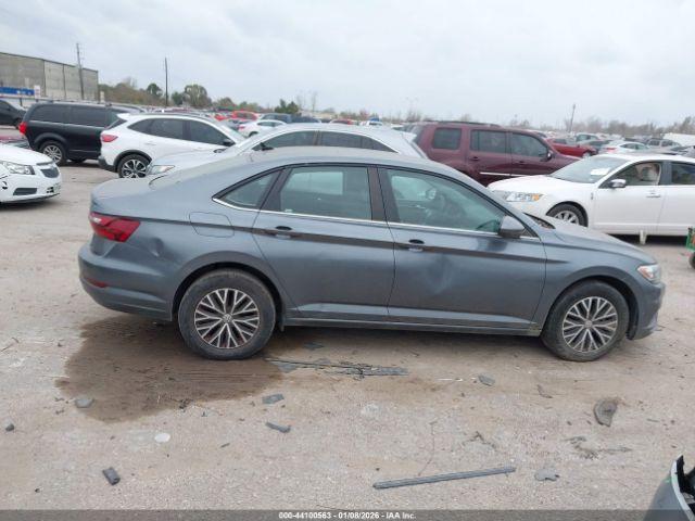 Volkswagen Jetta Image 5