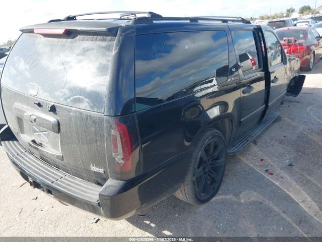 Chevrolet Suburban 1500 Ls Image 8