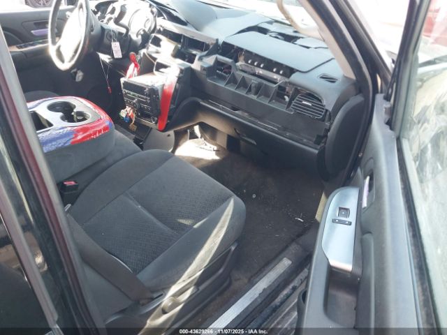 Chevrolet Suburban 1500 Ls Image 6