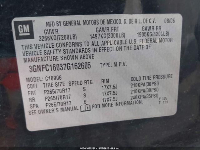 Chevrolet Suburban 1500 Ls Image 12