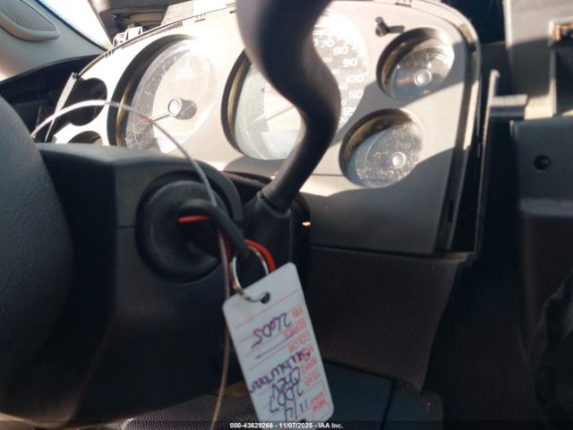 Chevrolet Suburban 1500 Ls Image 11