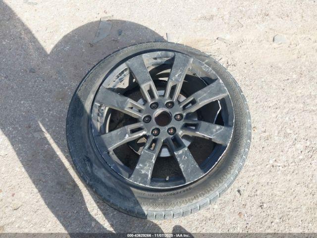 Chevrolet Suburban 1500 Ls Image 9