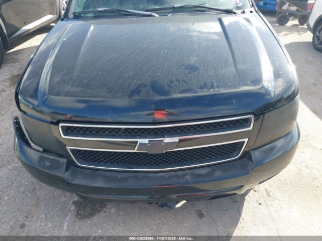 Chevrolet Suburban 1500 Ls Image 2