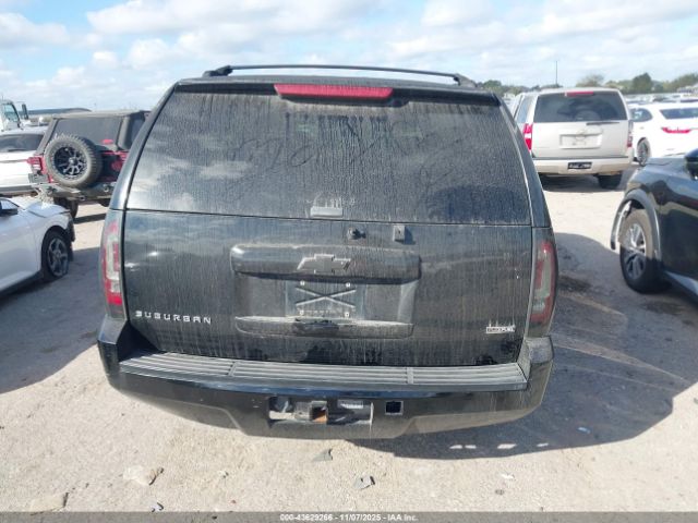 Chevrolet Suburban 1500 Ls Image 13